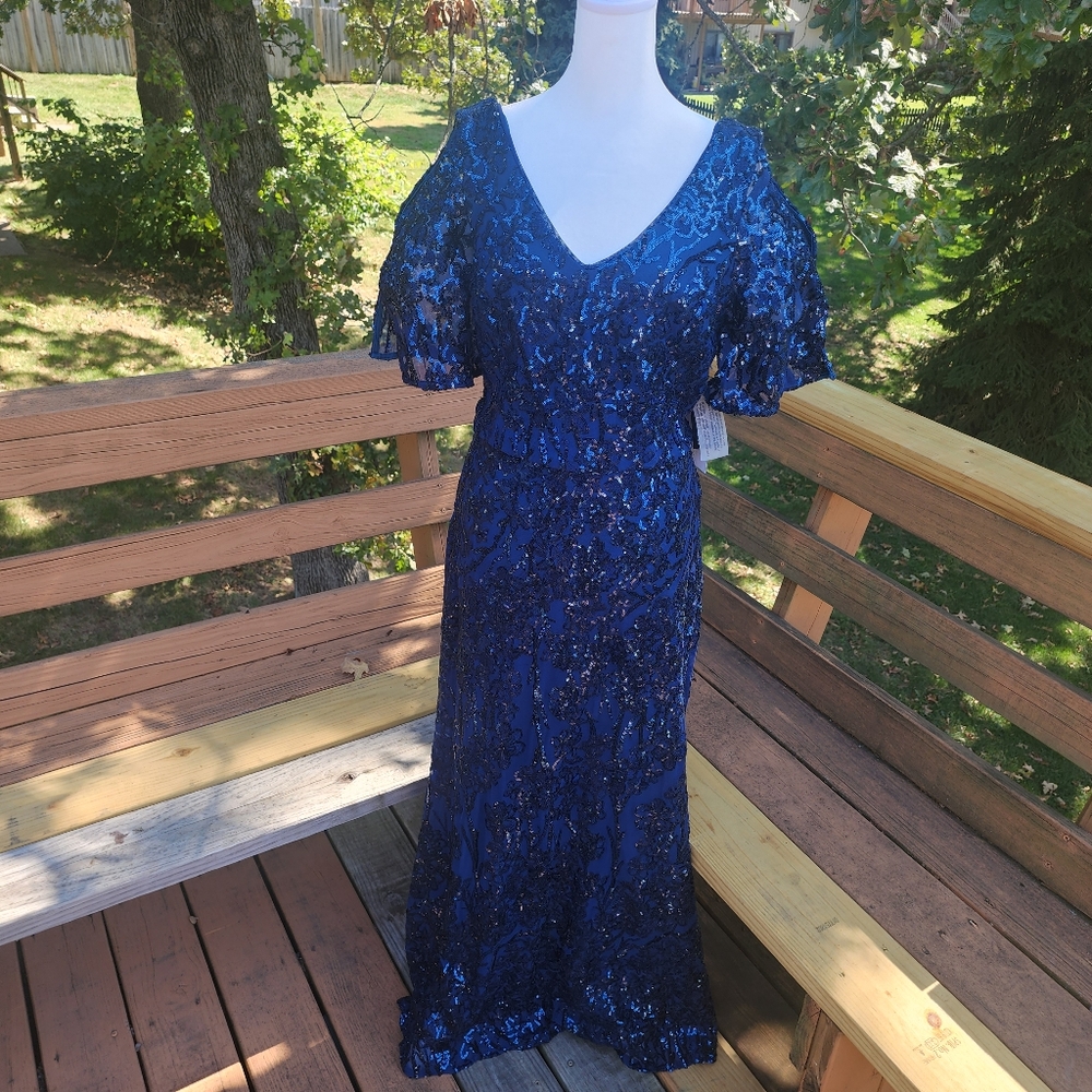 Alex Evenings Sequin V-Neck A-Line Dress w/Cold Shoulder Flutter Sleeve - NWT